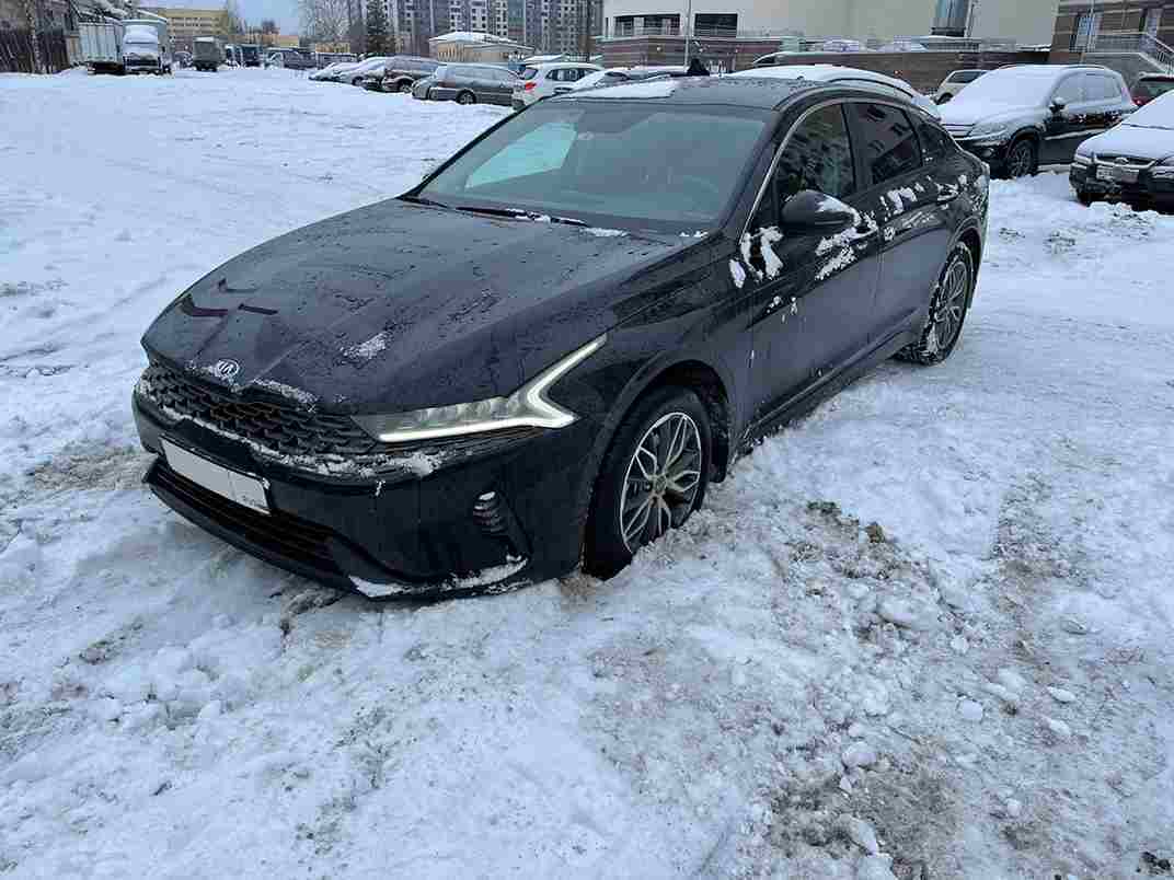 Внедорожная Эвакуация автомобиля KIA из снега, на Пискаревке в Санкт-Петербурге