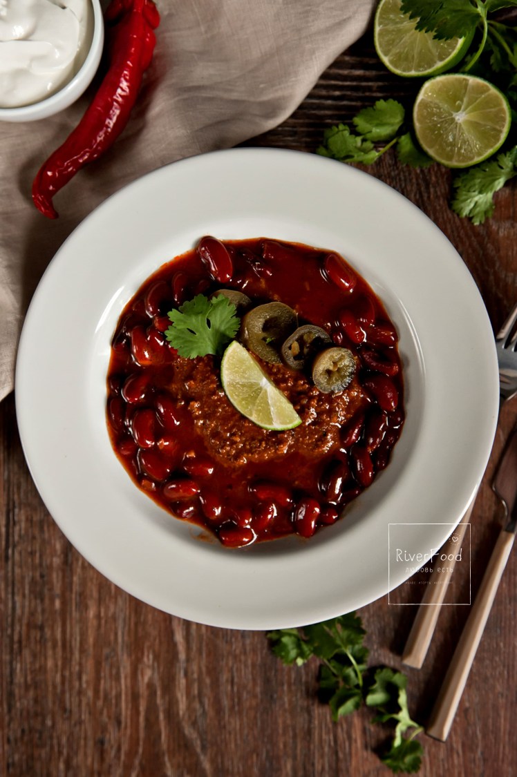 River food. Чили кон карне Москва. Чили кон карне в Торро гриль. Чили кон карне игра. Ресторанное оформление Чили кон карне.