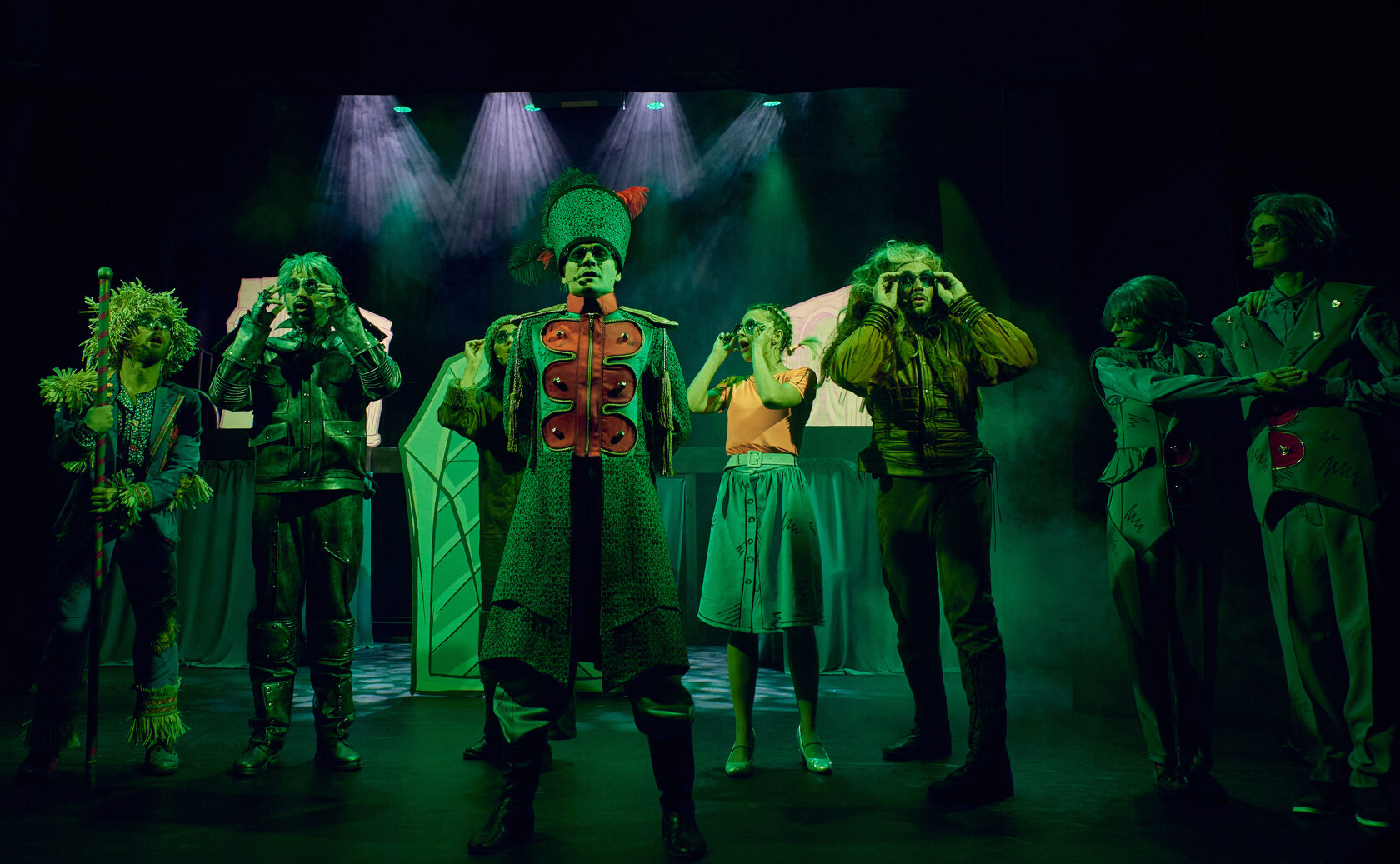 Мюзикл волшебник страны оз. Волшебник изумрудного города театр череповец. Волшебник изумрудного города спектакль. Спектакль детский волшебник. Волшебник изумрудного города театр.