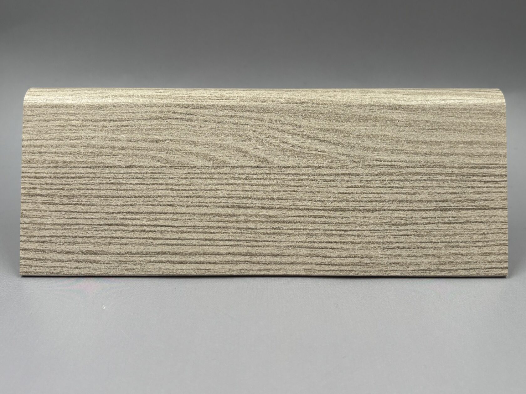 Плинтус МДФ под дерево, под дуб в Санкт-Петербурге (СПб)