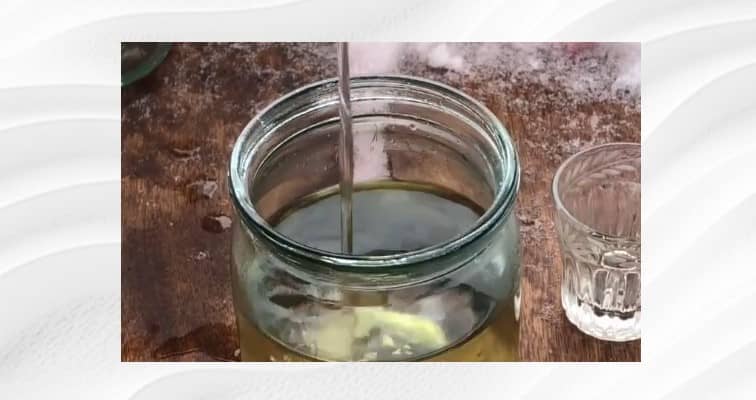 Приготовление можжевеловой настойки в домашних условиях: шаг 5