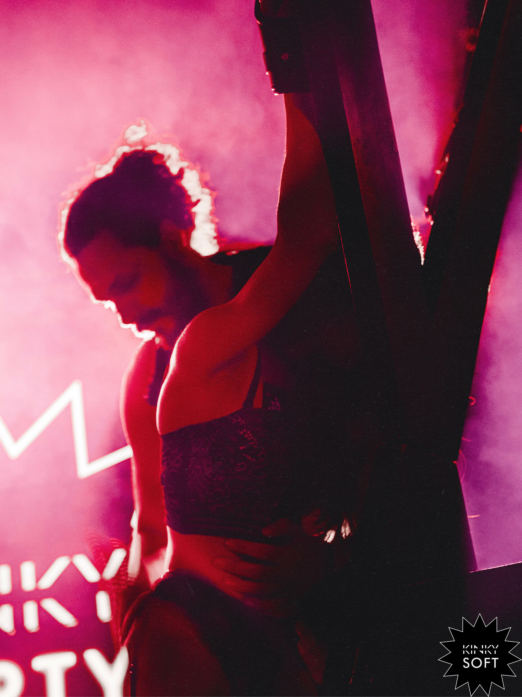 Kinky soft фото. Kinky soft. кинки софт. кинки вечеринка фото. кинки софт.