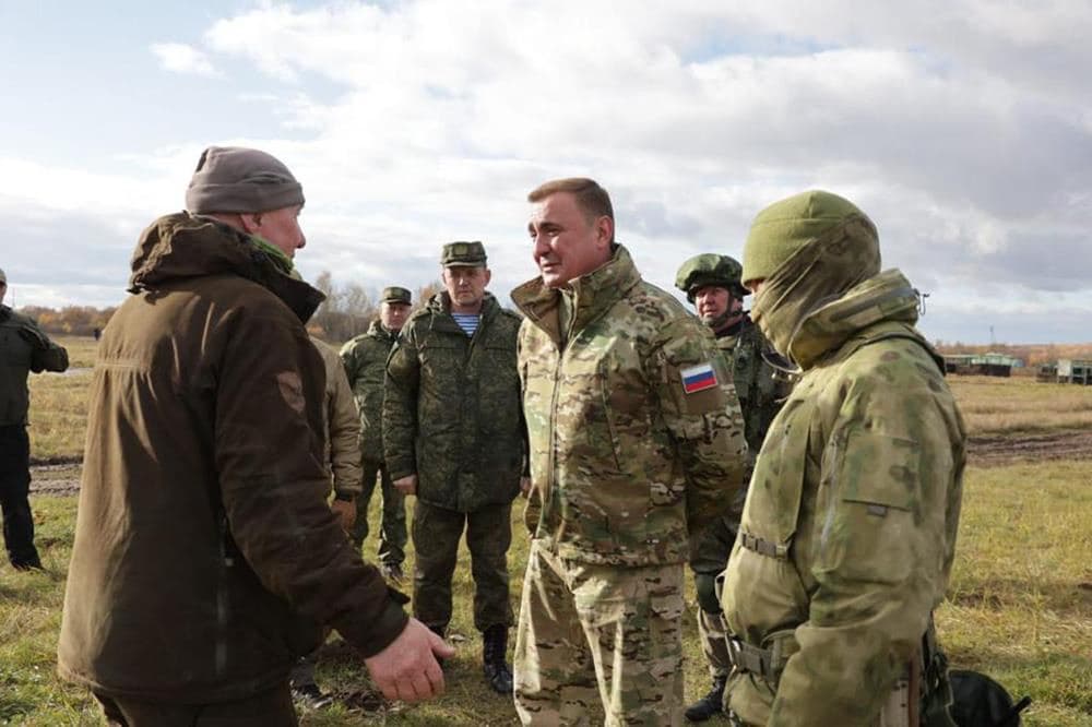 Передать бойца. Солдат с боеприпасом. 106 гвардейская воздушно-десантная. Передать бойца. Обед солдата.