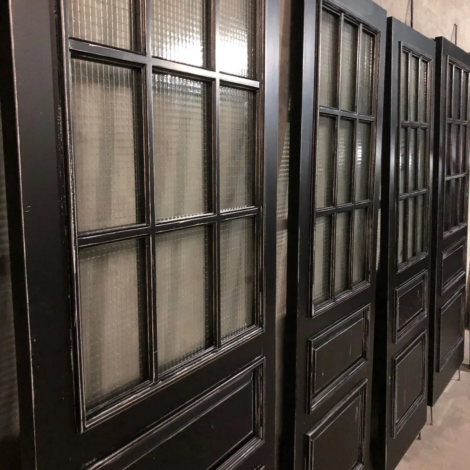 Межкомнатные двери из массива 