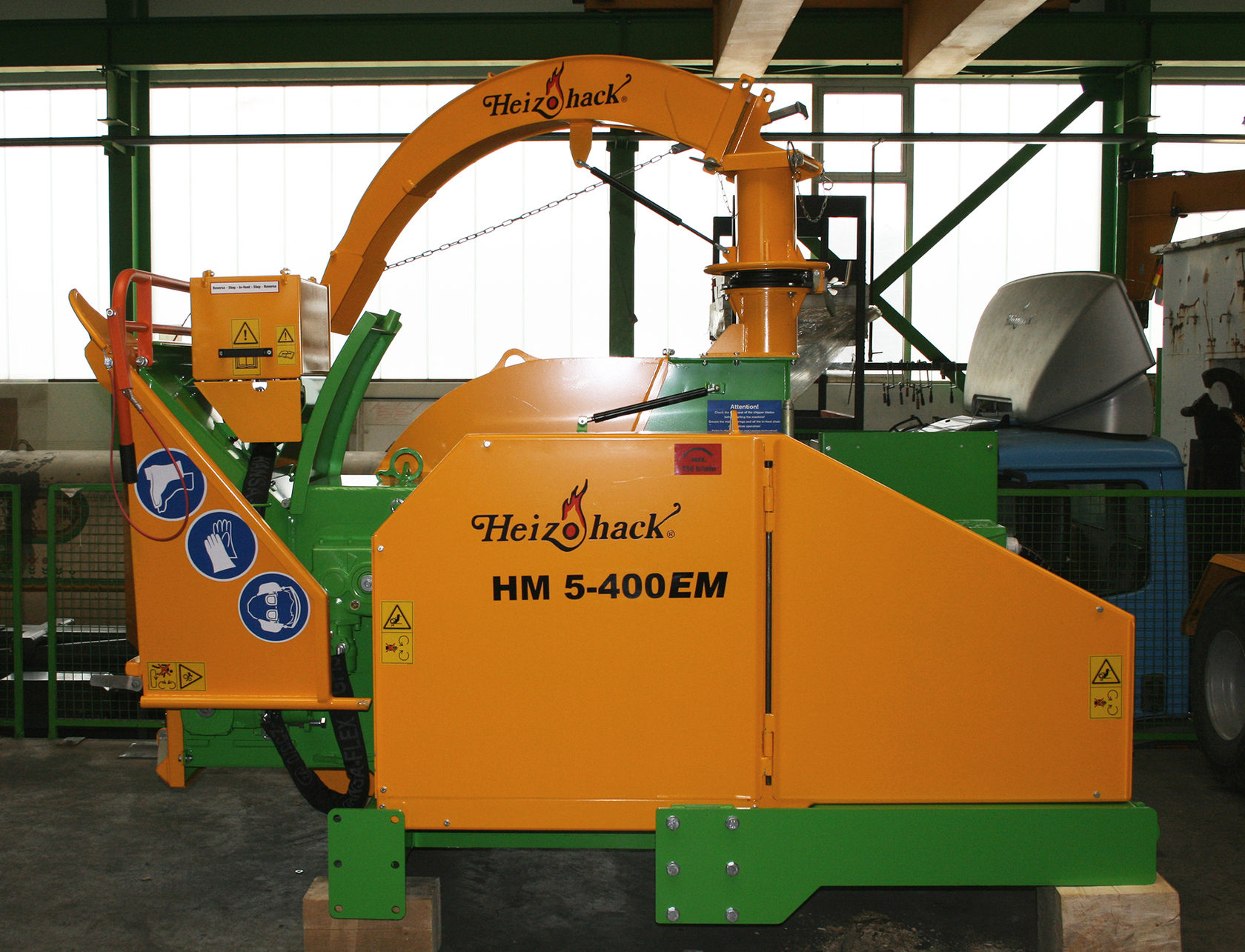 М 5 400. Ножи для дробилок Heizohack. Оборудование Heizomat. Машина Экспомаш. ESAB Fabricator em 400i.