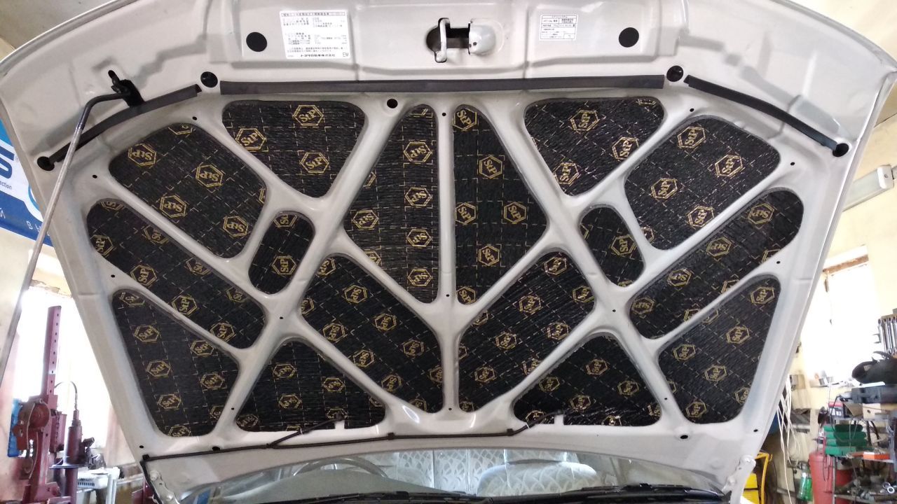 Шумоизоляция капота