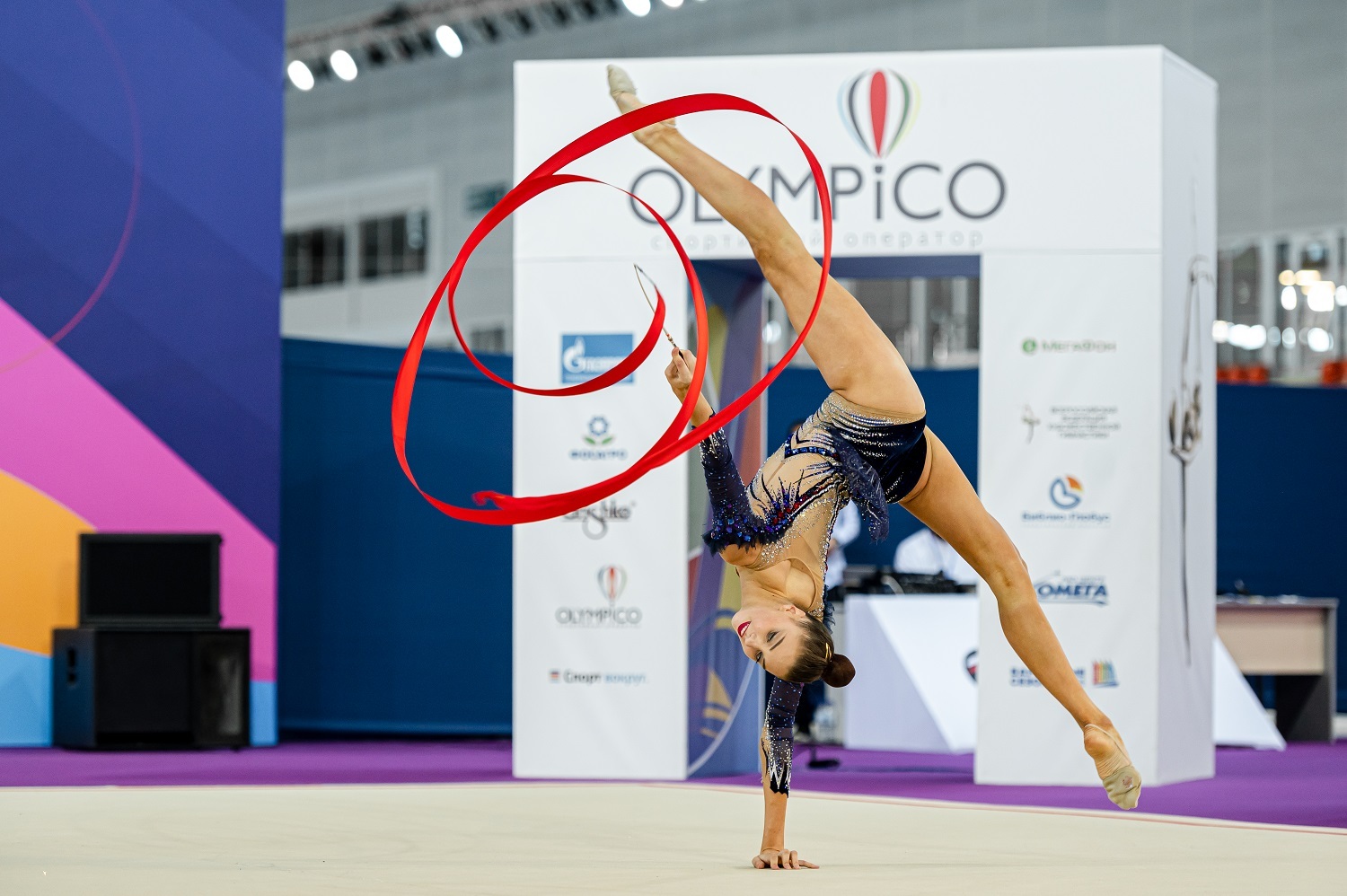 Более 450 спортсменок приняли участие в турнире по художественной  гимнастике в «Сириусе»