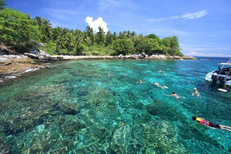 Остров рача пхукет. Coral Island Пхукет. Hayman Island коралловое море. Лагуна внутри кораллового острова Пхукет. Coral + Racha Island & Sunset.