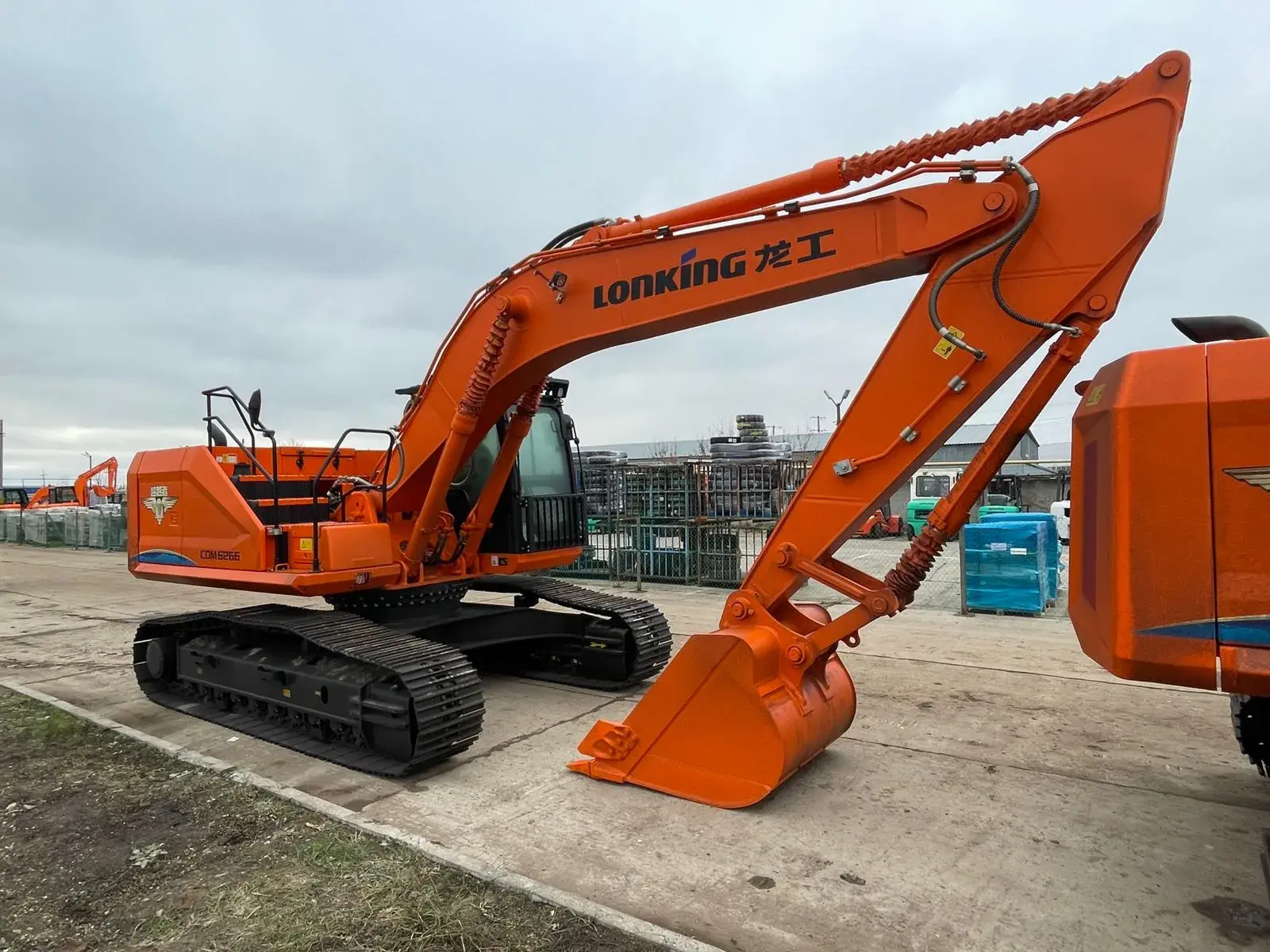 Гусеничный экскаватор LONKING CDM 6266