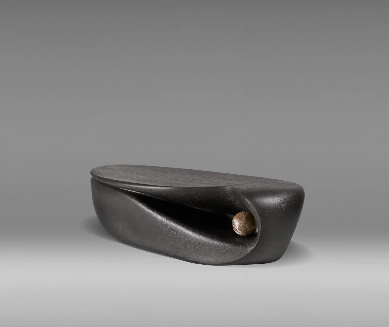 Скамья Whale от Woodzenart с глазом из окаменелого дерева, дуб с обжигом