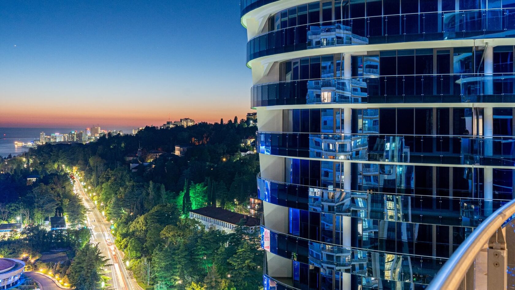 Сан-Сити Сочи — Encore Fitness бассейн 25м с гидромассажем