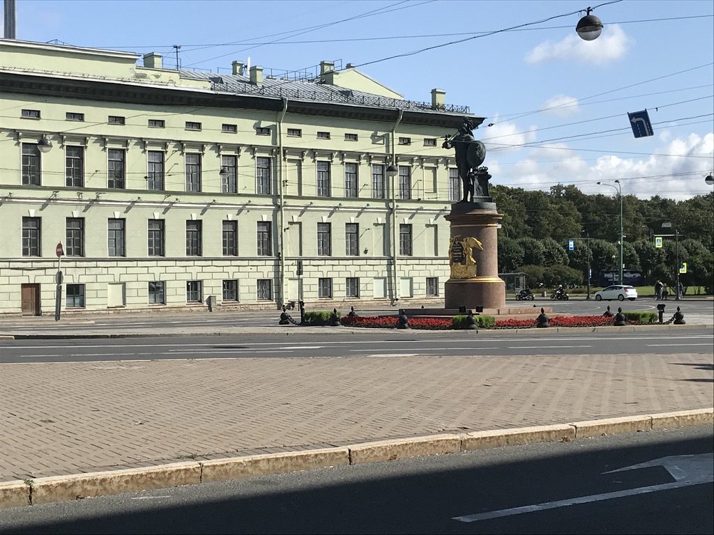 Площадь Суворова, Россия, Санкт-Петербург, Миллионная ул., 5/1