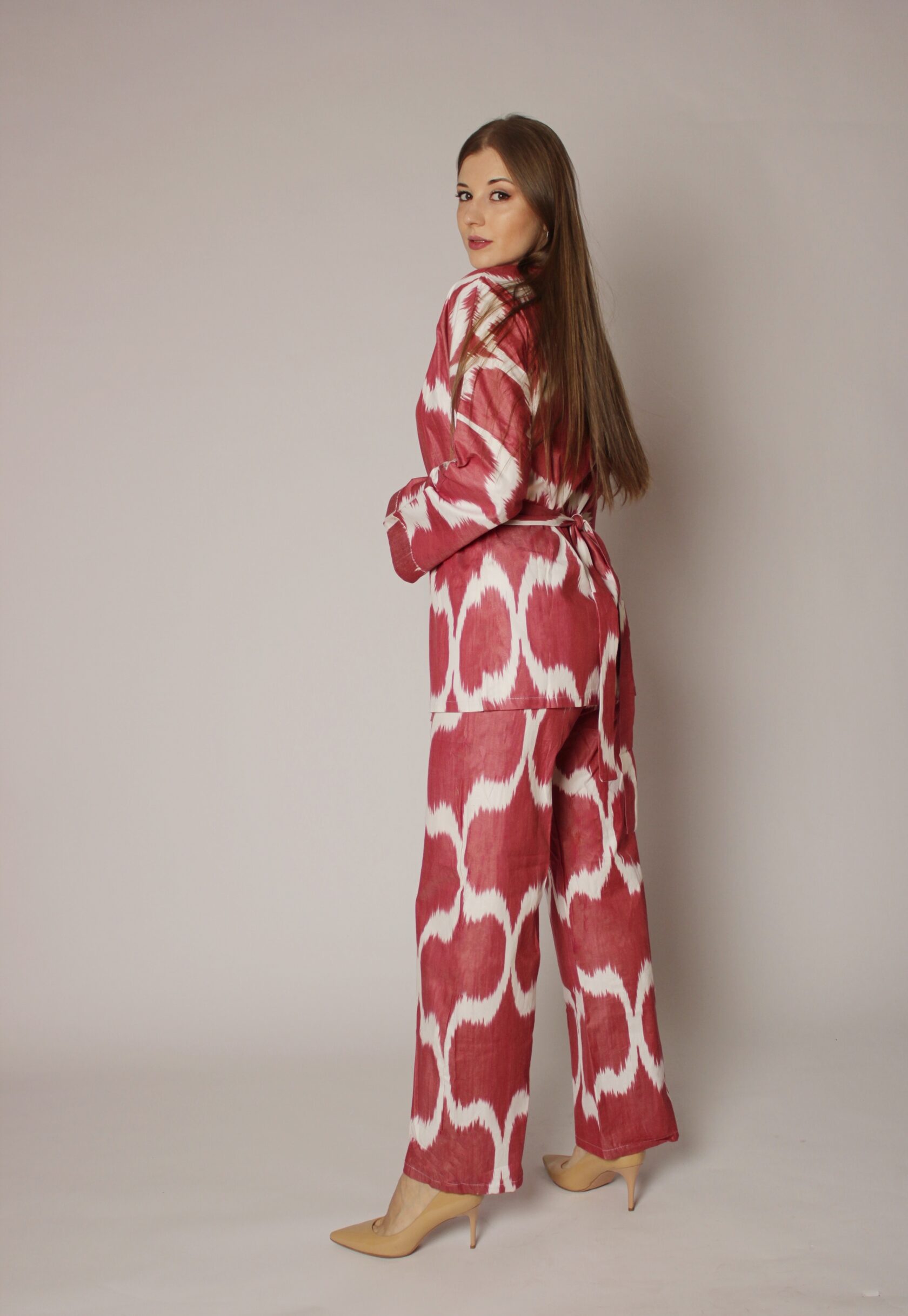 Халат, кимоно, костюм женский. Купить в магазине navigatore. На сайте, озон (ozon), маркете. В москве, спб, по всей россии. Красивый, модный, пляжный, удобный, домашний (home), турецкий, узбесккий, премиум, натуральный, восточный, бардовый, бордовый.