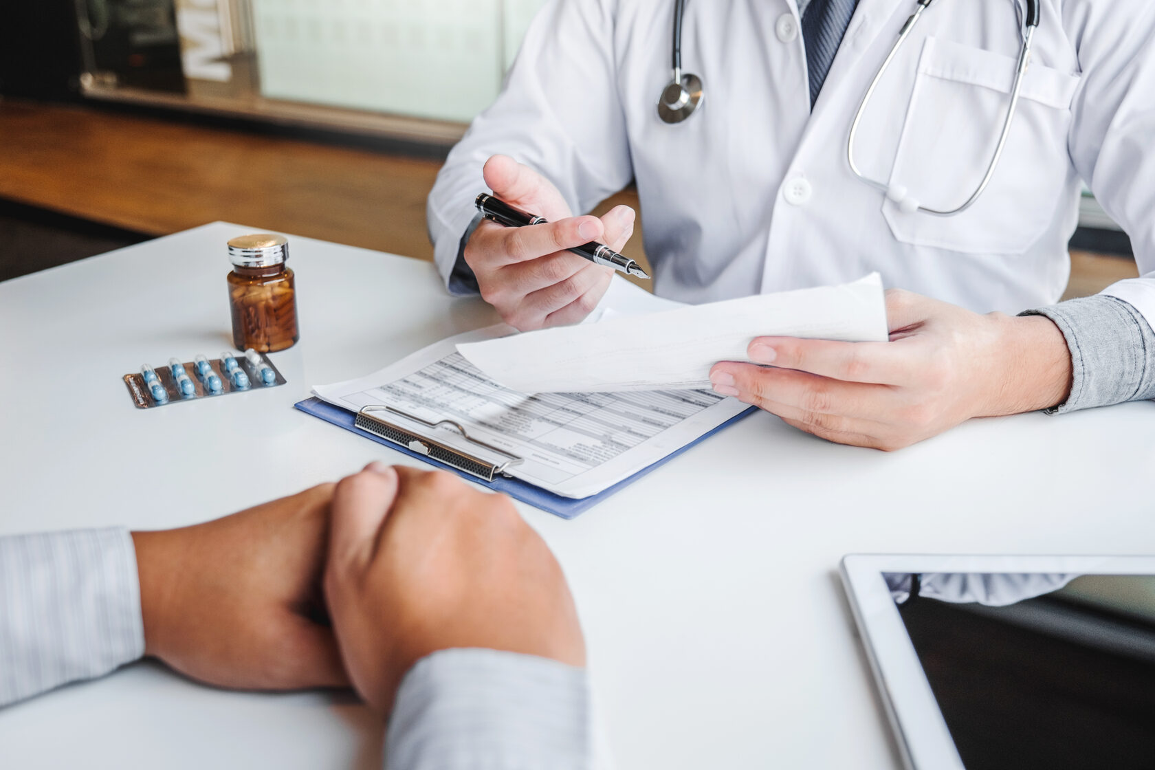 Table doctor. Dubai London Clinic documents.