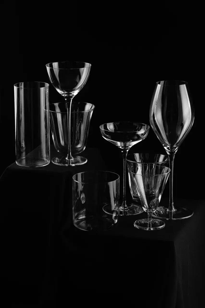 Хайболы, Coupe и винные бокалы на подиуме
