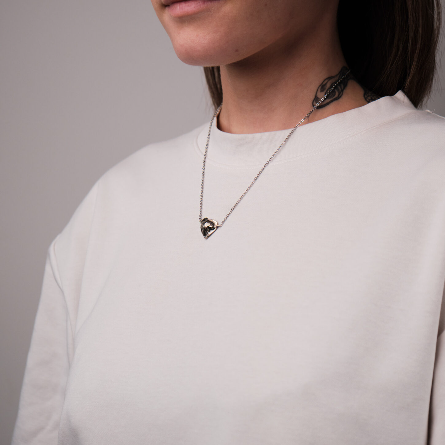 Кулон с отпечатком носа животного