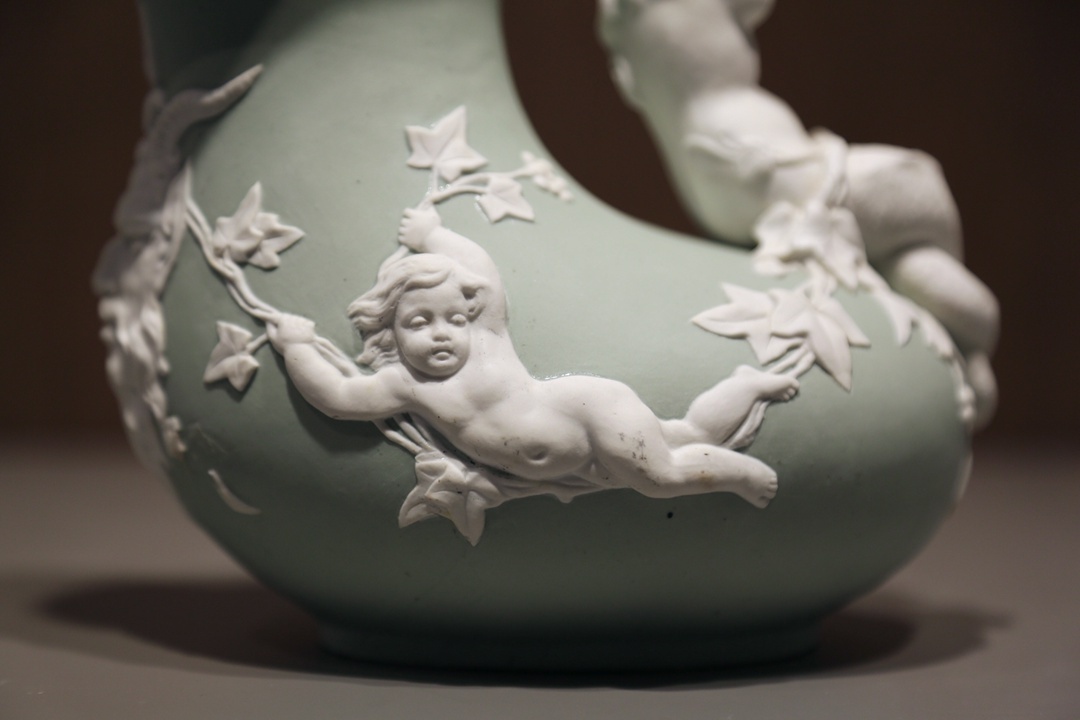 13-15. Детали кувшина из собрания музея «Невская застава». Автор фото: Е. Лурье