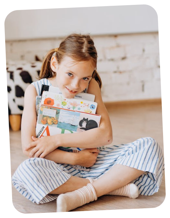 Фото девочки с книжками