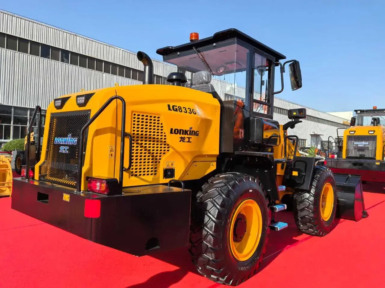 Фронтальный погрузчик LONKING LG 833GB