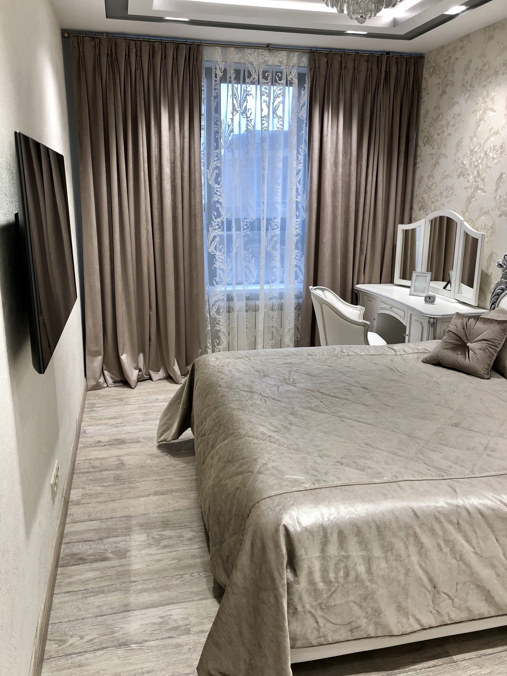 Шторы для спальни, тёплая палитра