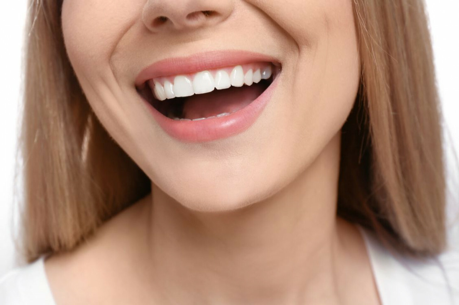 Восстановление одного отсутствующего зуба с помощью дентального имплантата