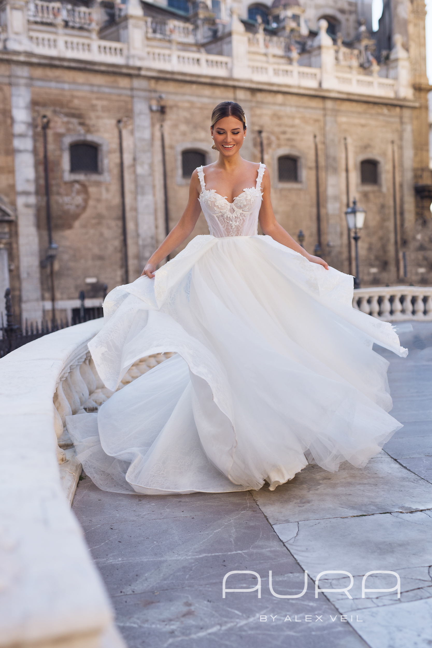 Пышное Свадебное Платье С Разрезом