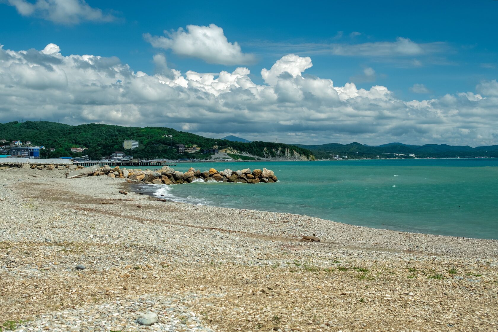 Камни у моря