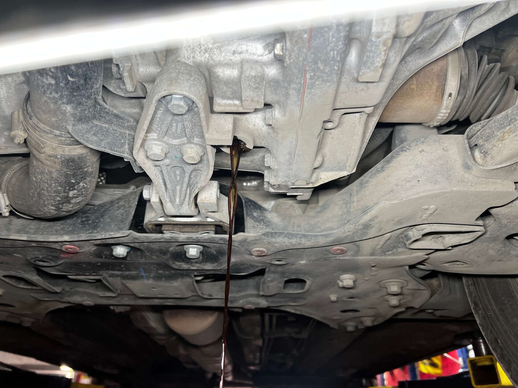 Снятие контрольной пробки АКПП