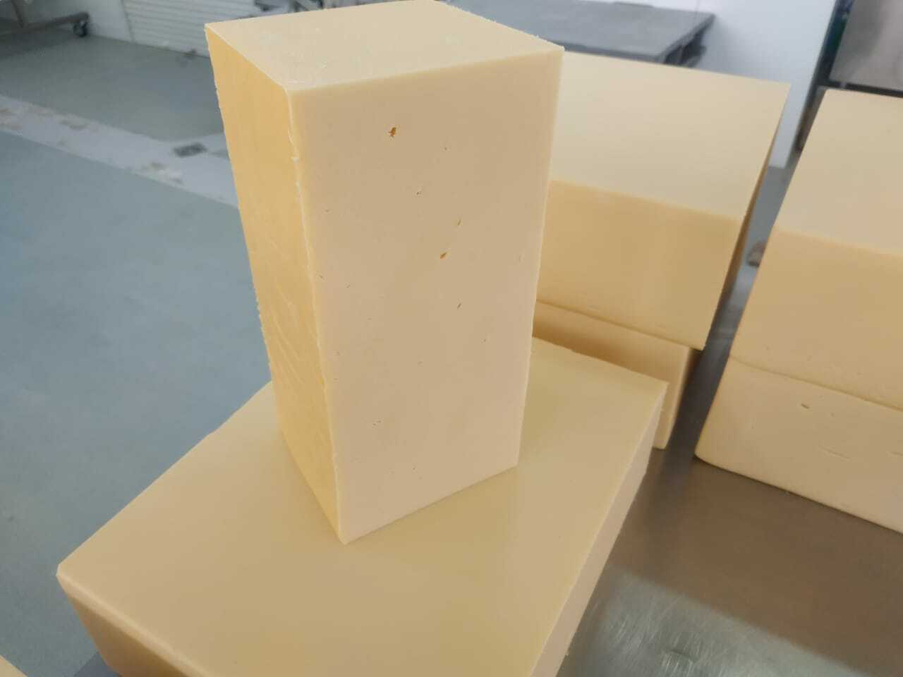 Сырный продукт Голландский