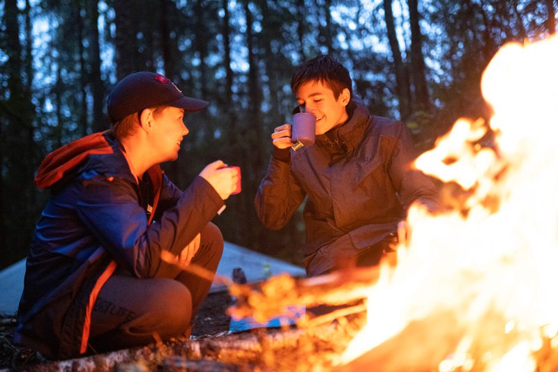 Счастливый ребенок на природе