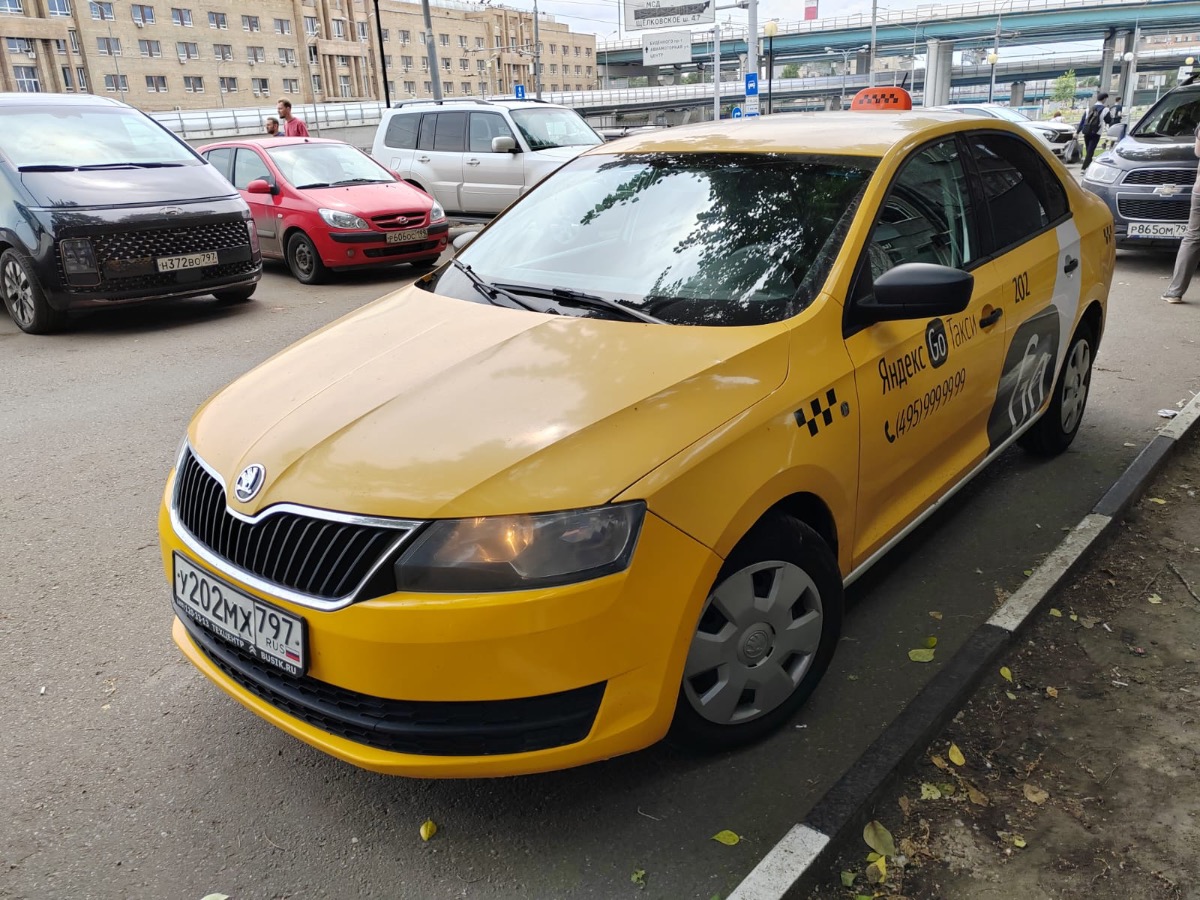 Аренда авто под такси в Москве и Московской области в таксопарке Профсоюз  на шоссе Энтузиастов