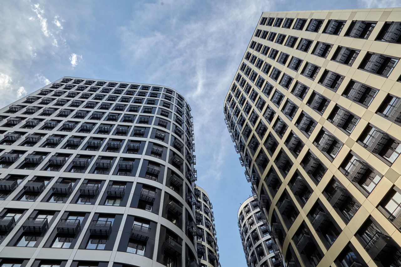 Facade clad with anodized aluminum panels