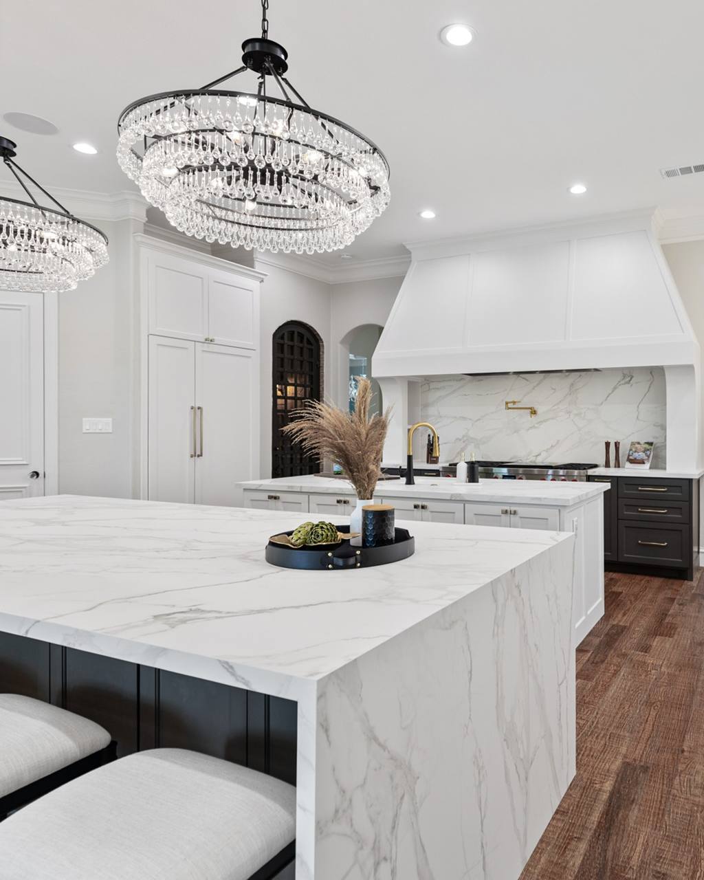 Каменная столешница Dekton Morpheus  для кухни