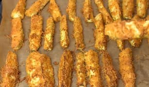 Приготовление наггетсов из кабачков в духовке брусочками: шаг 13