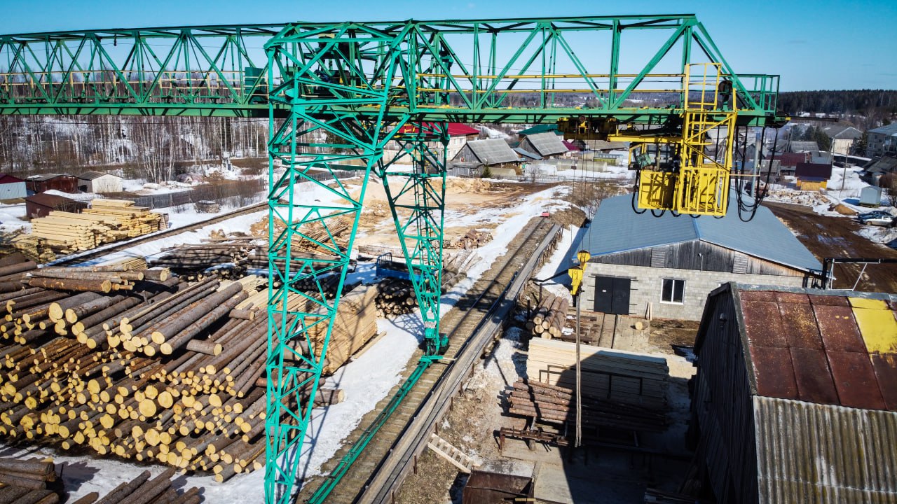 Уральский лес оцилиндрованное бревно