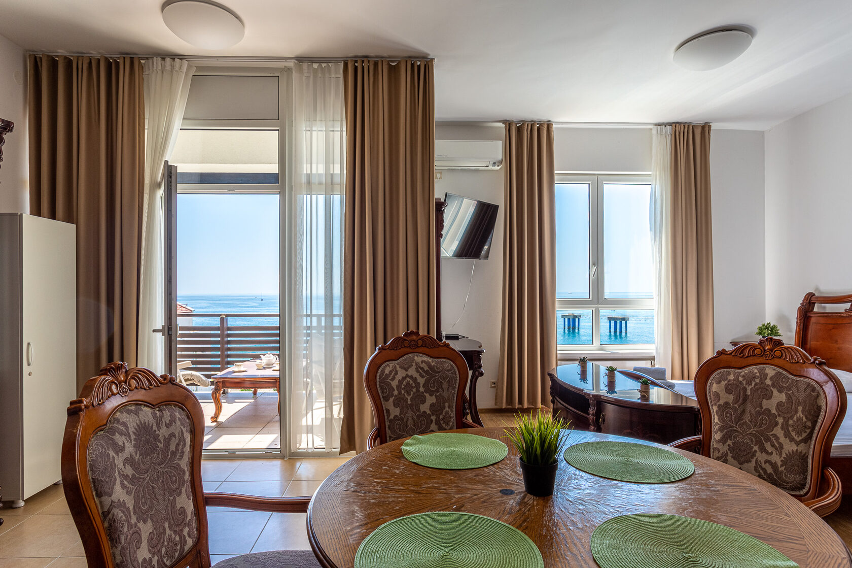 Снять апартаменты в сириусе адлер. Sea Side Сочи апартаменты. Волна Сочи апартамент отель. Квартира в Сириусе. Имеретинский парусная, 29 апартаменты.