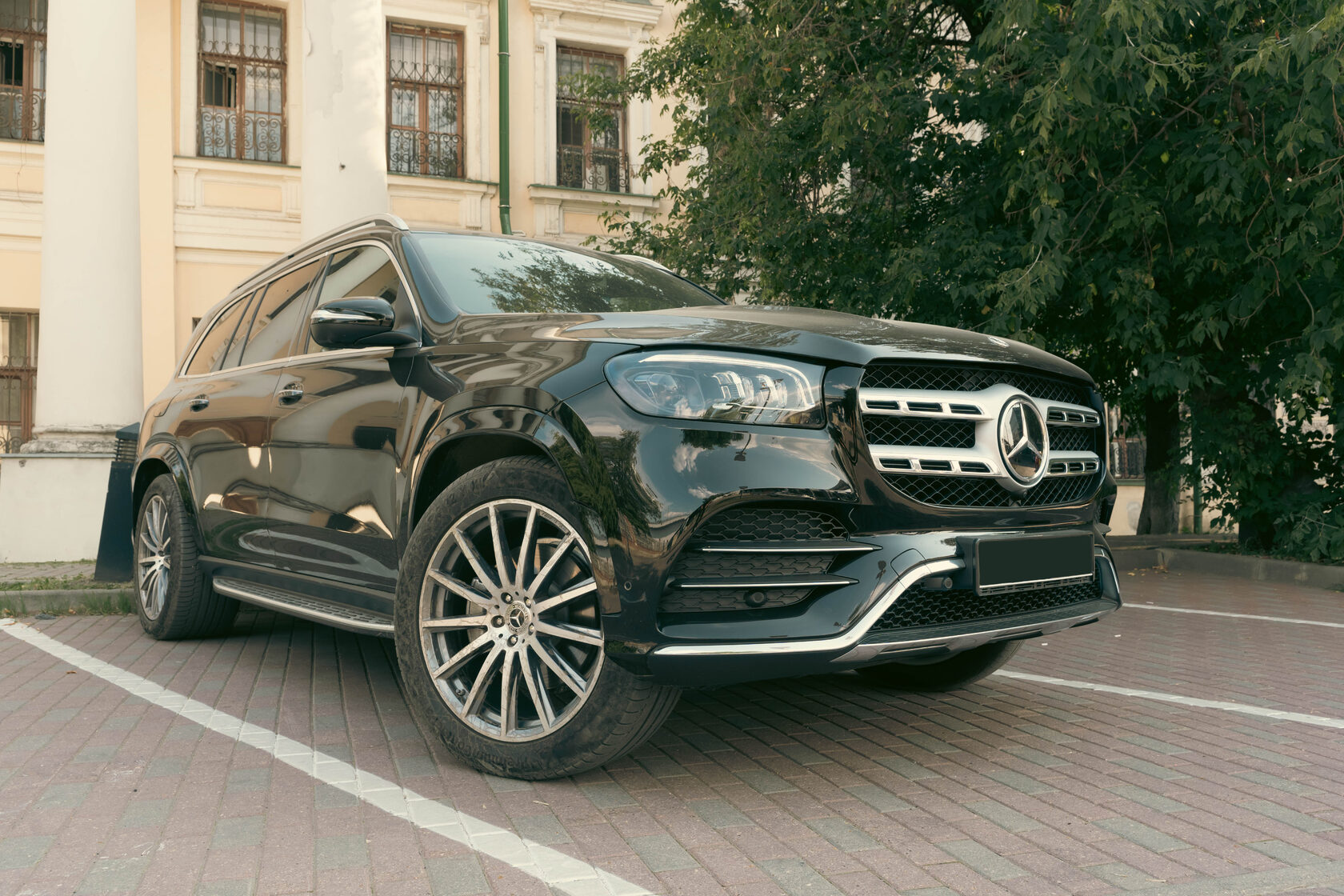 Аренда Mercedes GLS400D в Москве без водителя