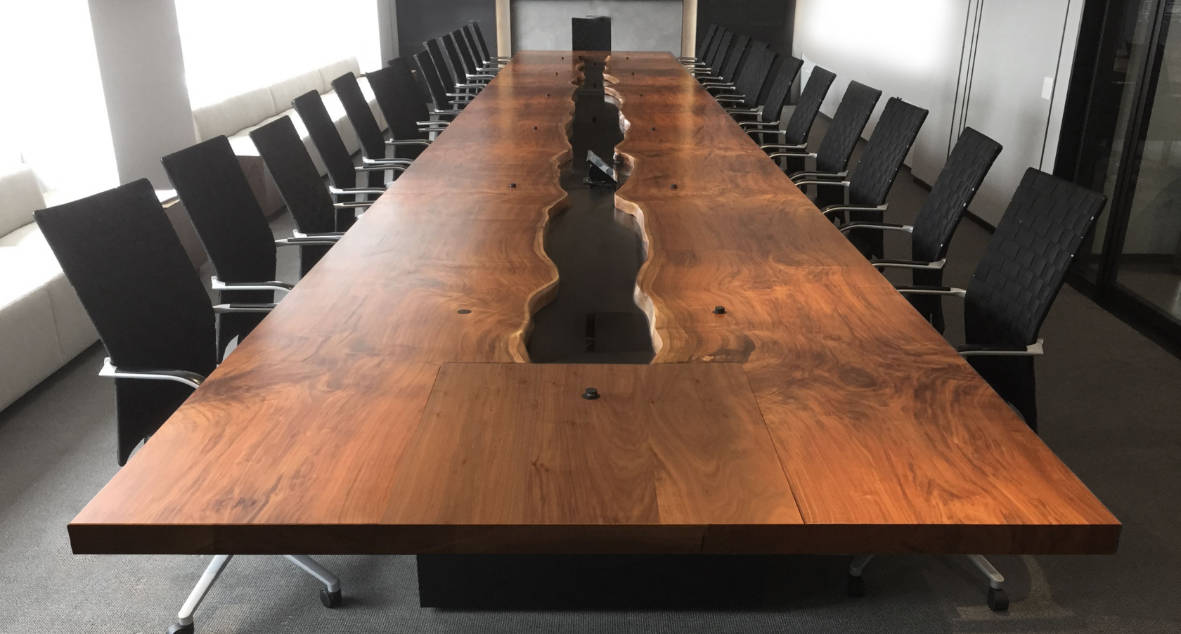 Три больших стола. Стол для переговоров Terra Conference Table (мали) Conference Table 600х600. Длинный деревянный стол. Стол переговорный из дерева. Длинные столы для офиса.