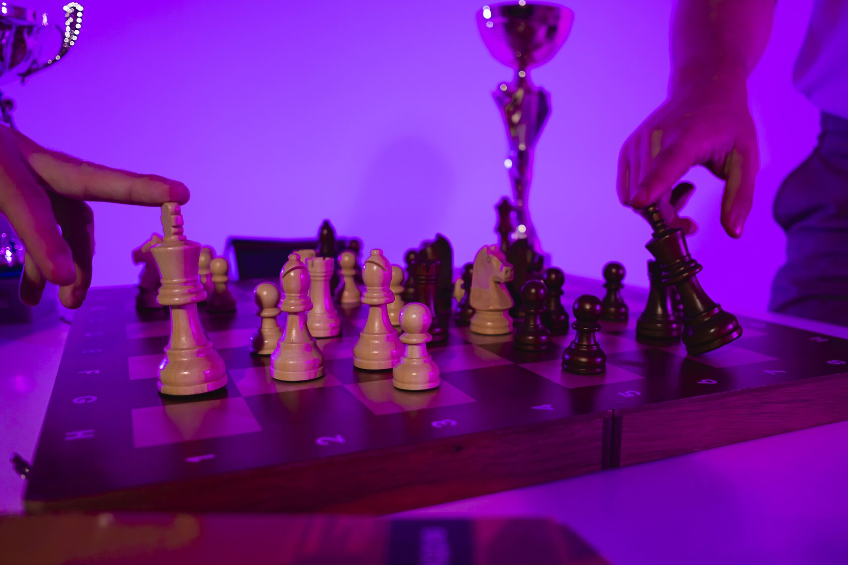 Шахматный клуб, игра в шахматы