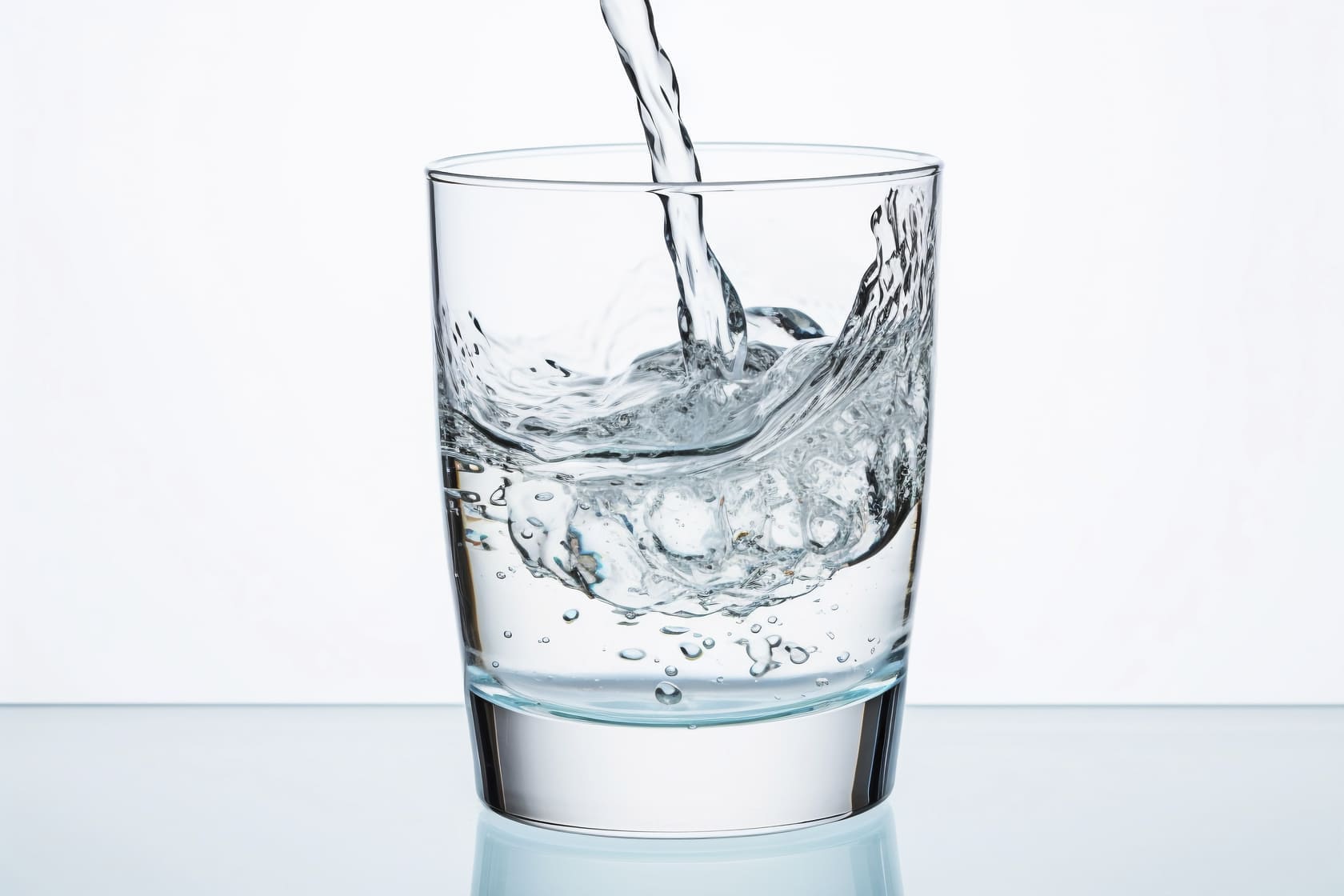 Картинка стакана воды