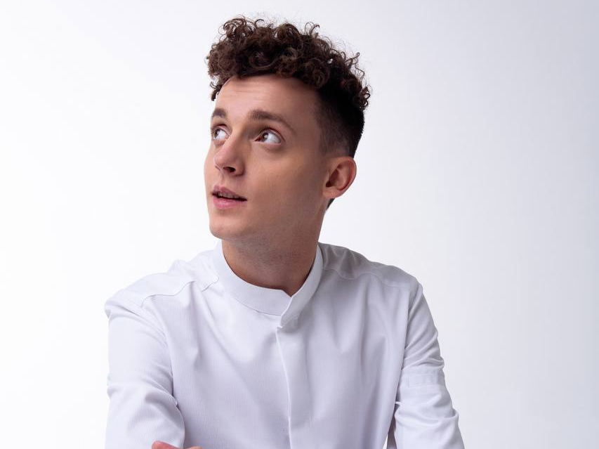 <span style="font-size: 24px; font-weight: 500; color: rgb(192, 26, 50);">Александр Баканов</span>