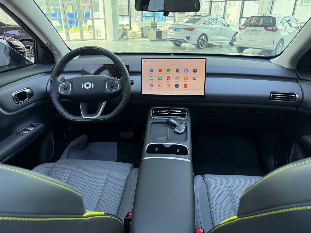 Панорамный вид цифрового кокпита Changan Qiyuan Q05
