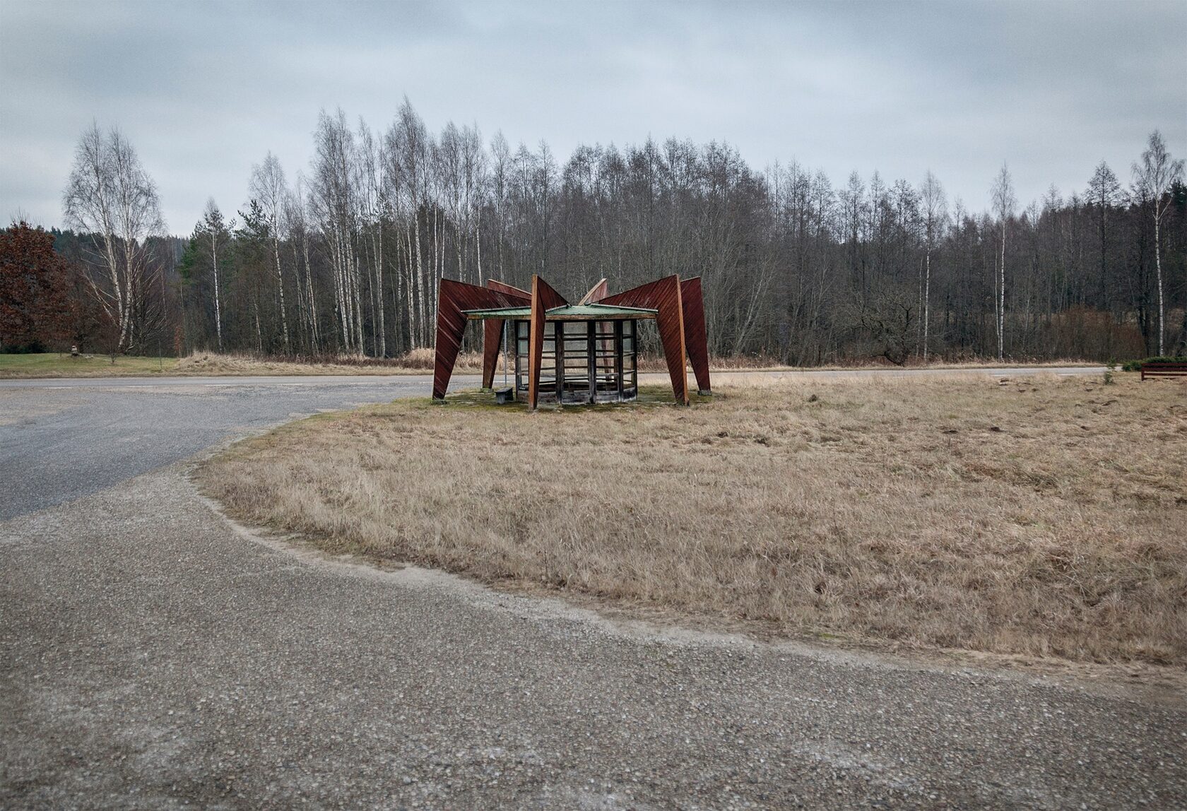Автобусная остановка в Эстонии, фотограф Кристофер Хервиг