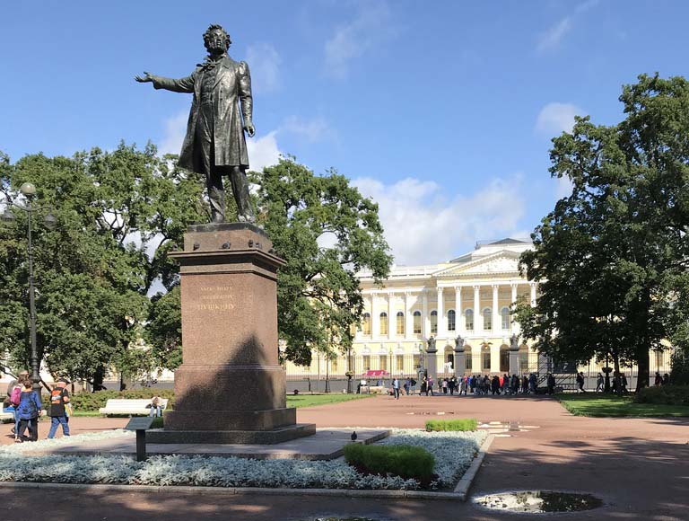 Памятник А.С. Пушкину, Россия, Санкт-Петербург, Михайловский сквер, площадь Искусств
