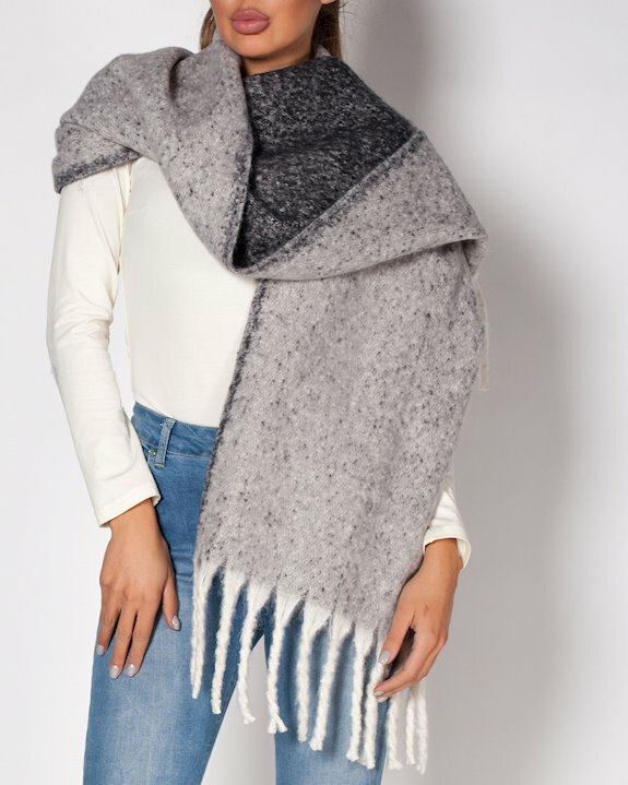 Голям дамски шал от топло плетиво