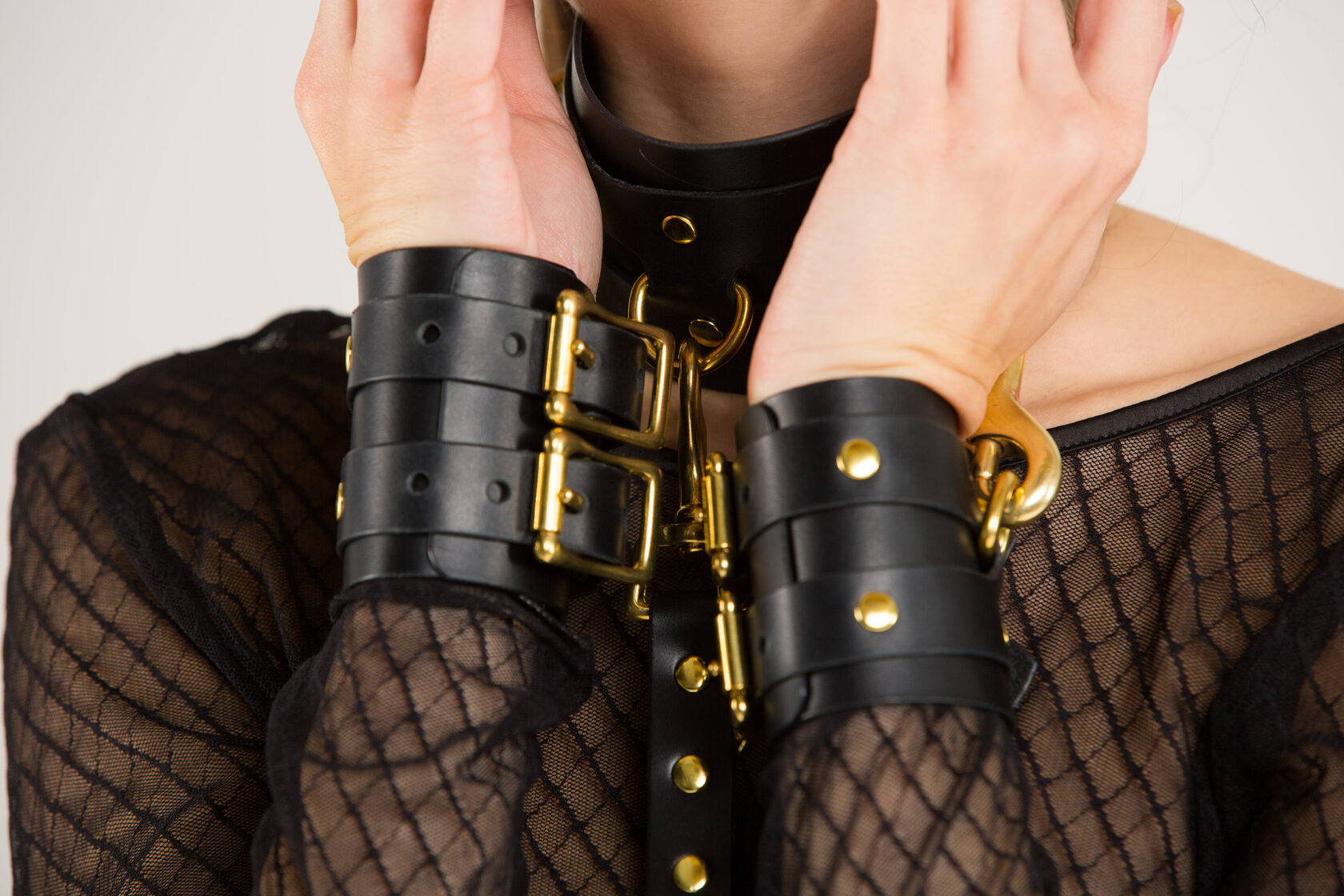 Кожаные наручники, наручники из кожи купить, наручники БДСМ, наручники для  бондажа