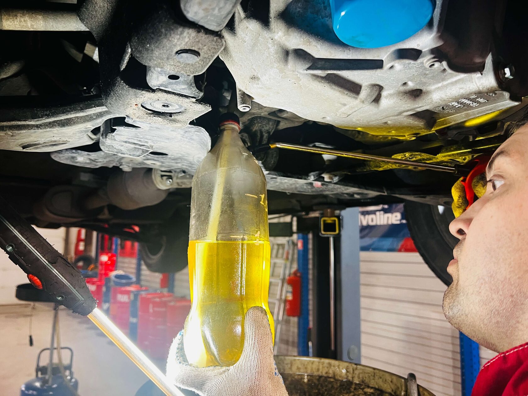 Заправка переднего редуктора маслом Ravenol VSG