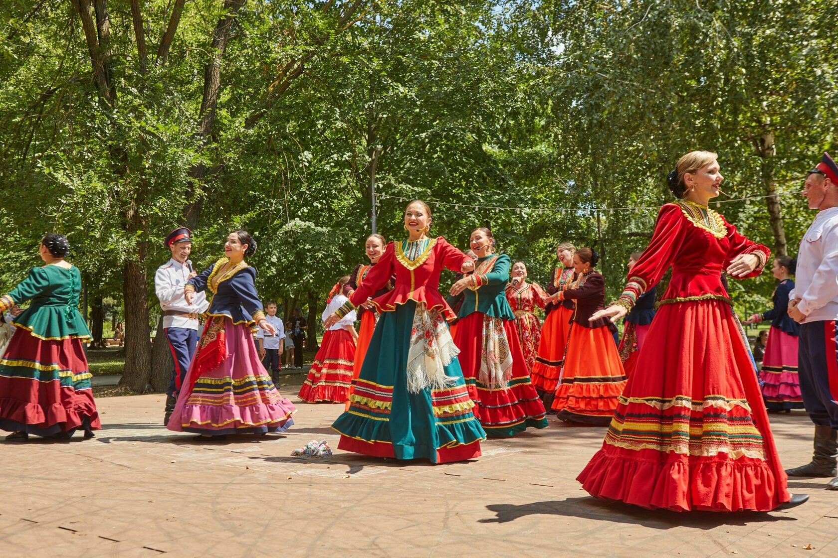 Музыка и встреча в парке