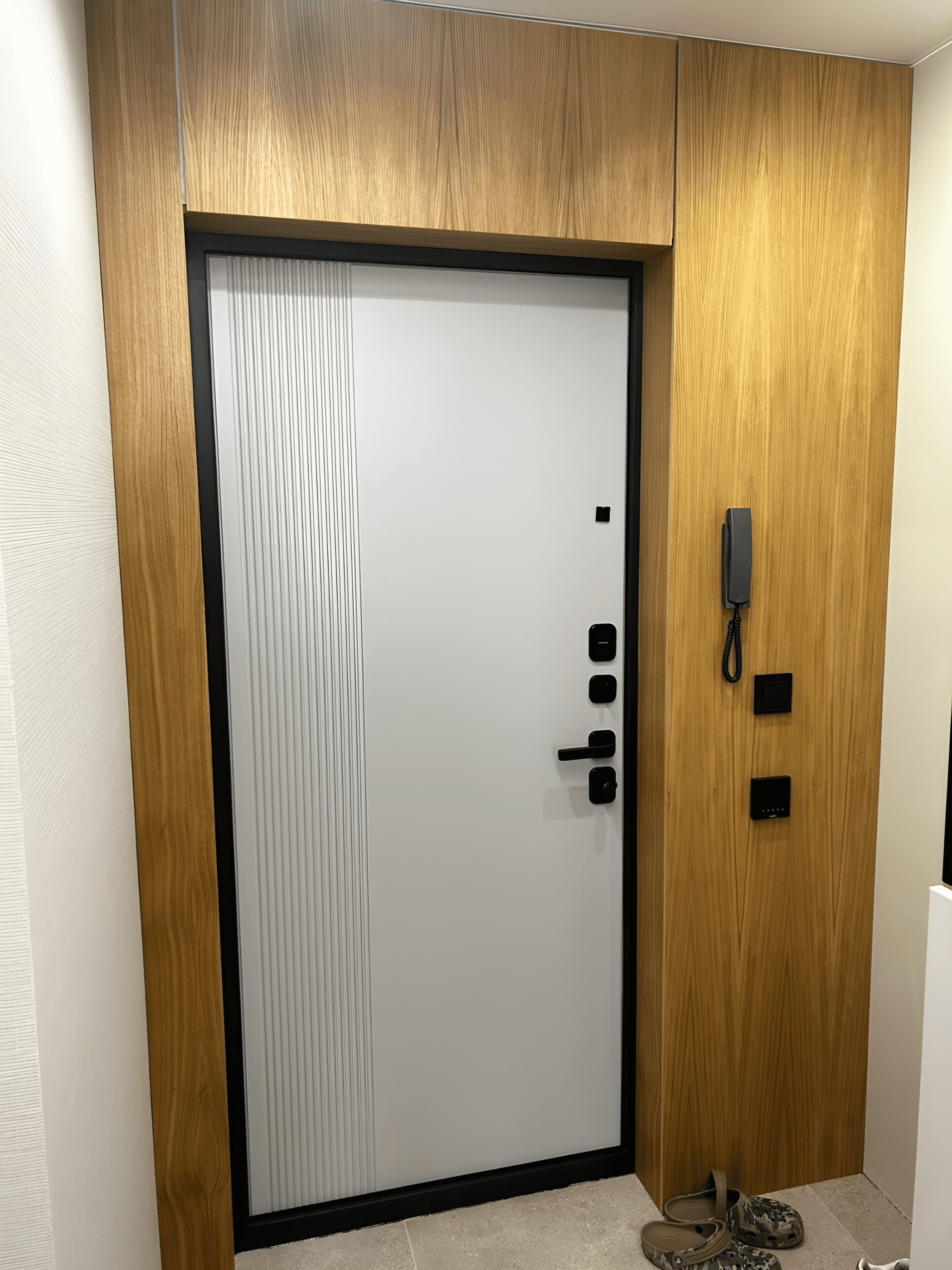 лестница в квартиру из шпона ясень 