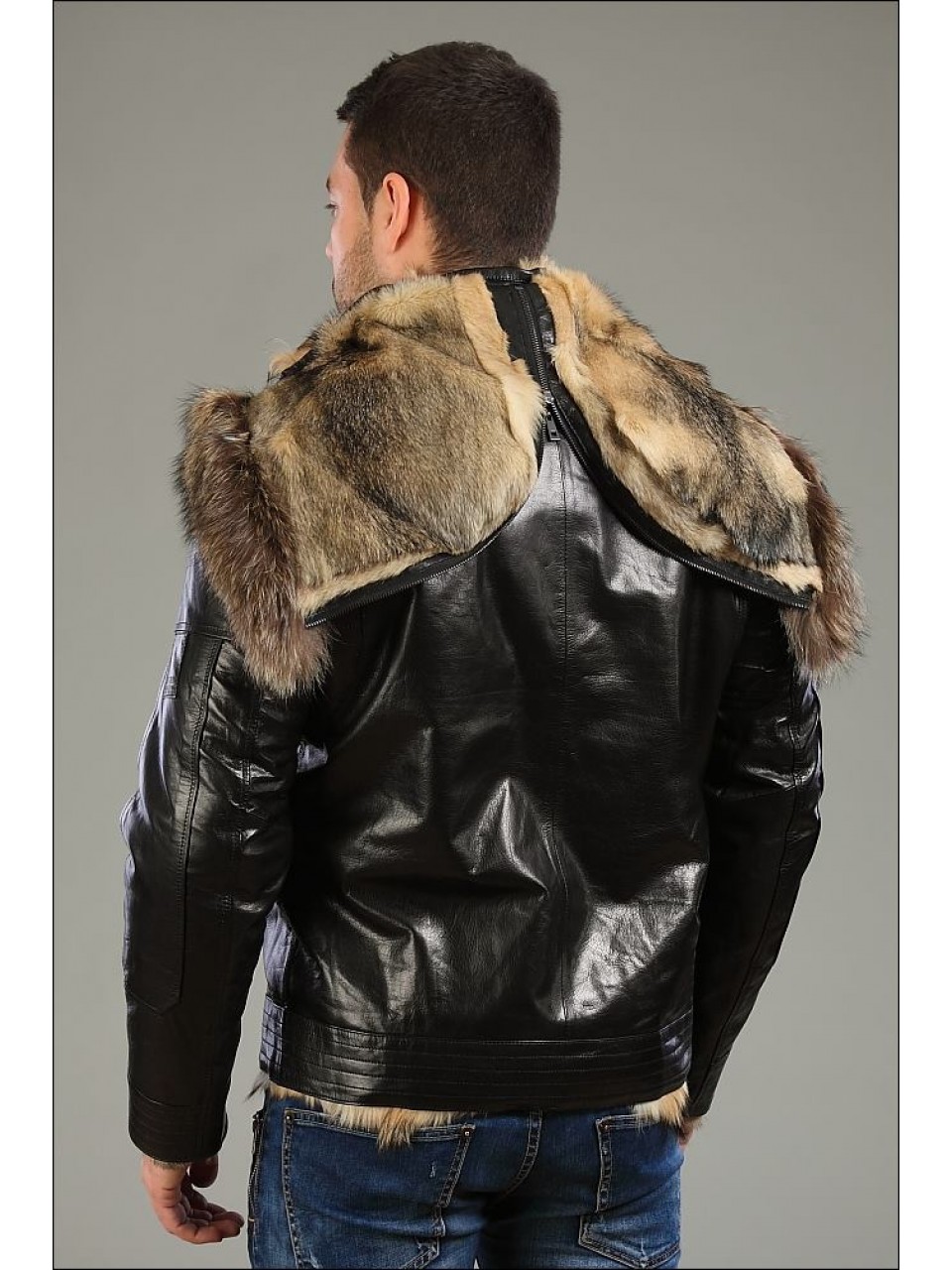 Куртка Херман кожаная с мехом волка